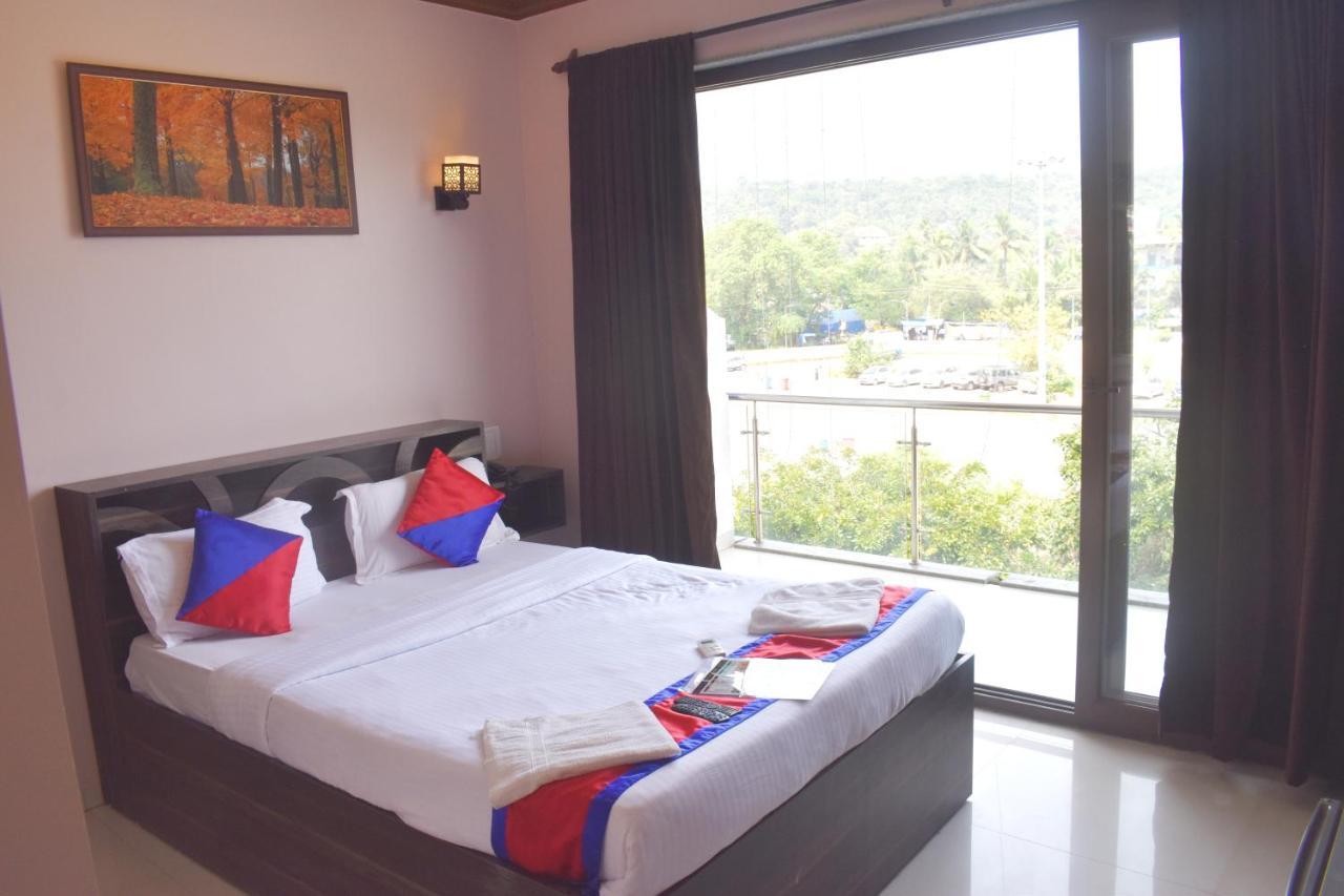 Hotel Baga Highq - Near Baga Beach Экстерьер фото